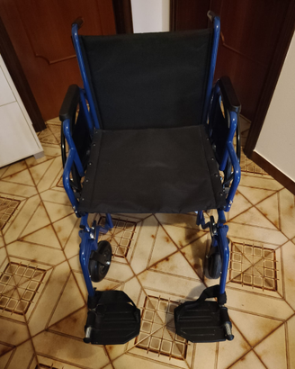 Carrozzina pieghevole bariatrica