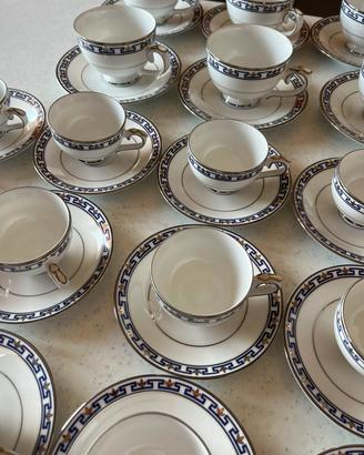 Servizio  da caffè e da tè in porcellana 