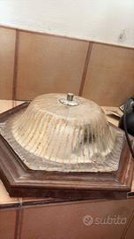 plafoniera in vetro soffiato con base in legno 