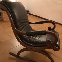 Vecchia sedia a dondolo