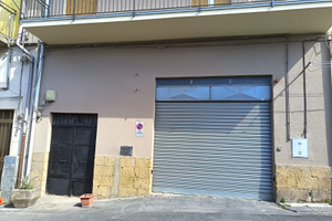 Locale in via Catania Enna alta