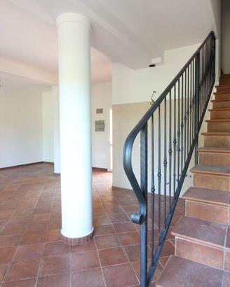 Villetta a schiera di 192 m² con giardino