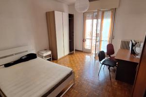 Stanza libera da settembre rivolta a studentesse