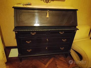 Cassettiera con ribalta