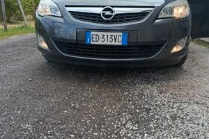 OPEL ASTRA 2010