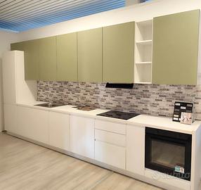 Cucina nuova scontata con elettrodomestici!