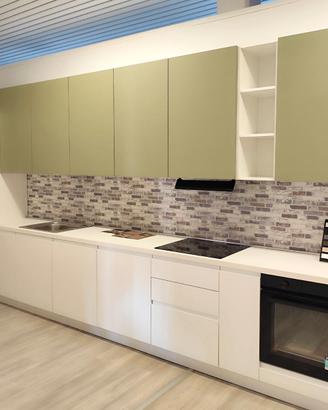 Cucina nuova scontata con elettrodomestici!
