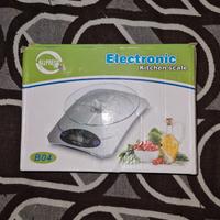 Bilancia digitale da cucina con piatto in vetro