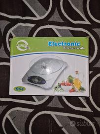 Bilancia digitale da cucina con piatto in vetro