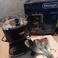 macchina per caffè espresso e cappuccino De Longhi