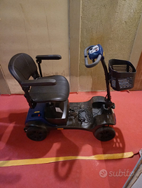 Scooter elettrico per anziani/disabili
