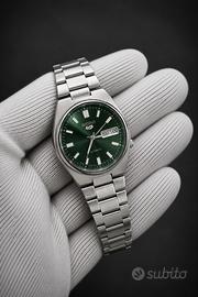 Vintage Seiko 5 Sport Green Dial Day Date 7009
