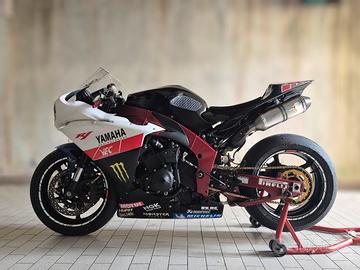 YAMAHA R1 Big Bang/Permuto 