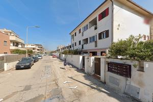 Pomezia trilocale con terrazzo e posto auto