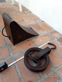 2 ferri vintage carrucola e fermo camion