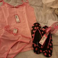 Conottiera, slip e babbucce