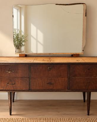 Comò vintage anni ’50/’60 con specchio lineato