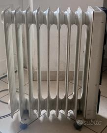 Termosifone Calorifero con ruote De Longhi Plus