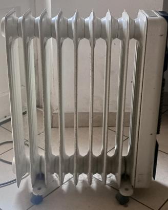 Termosifone Calorifero con ruote De Longhi Plus