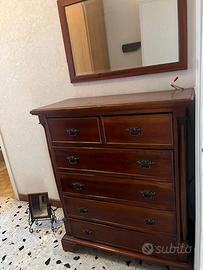 Comò in legno stile classico