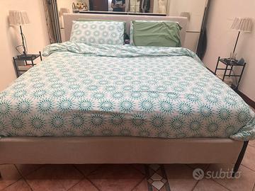 Letto matrimoniale con materasso