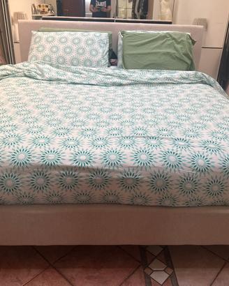 Letto matrimoniale con materasso