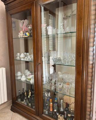 Credenza + tavolo + 4 sedie