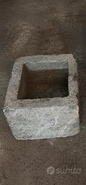 Vasca in pietra rettangolare