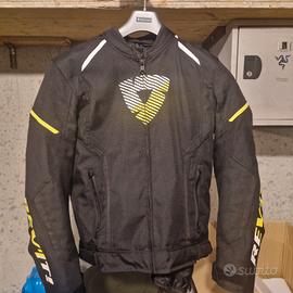 Giacca e casco 