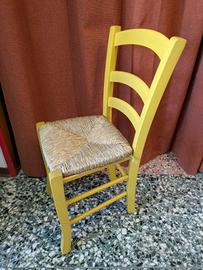 sedie colorate in legno 