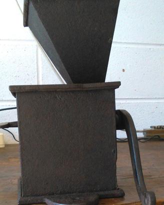 ANTICO GRANDE MACININO FERRO FORGIATO PRIMI 800