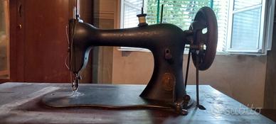 Antica macchina da cucire Singer MFG Co. N.Y
