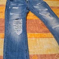 Jeans strappati 