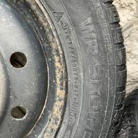 Pneumatici invernali fulda 175/65/15 con cerchi