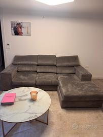 Divano con chaise longue