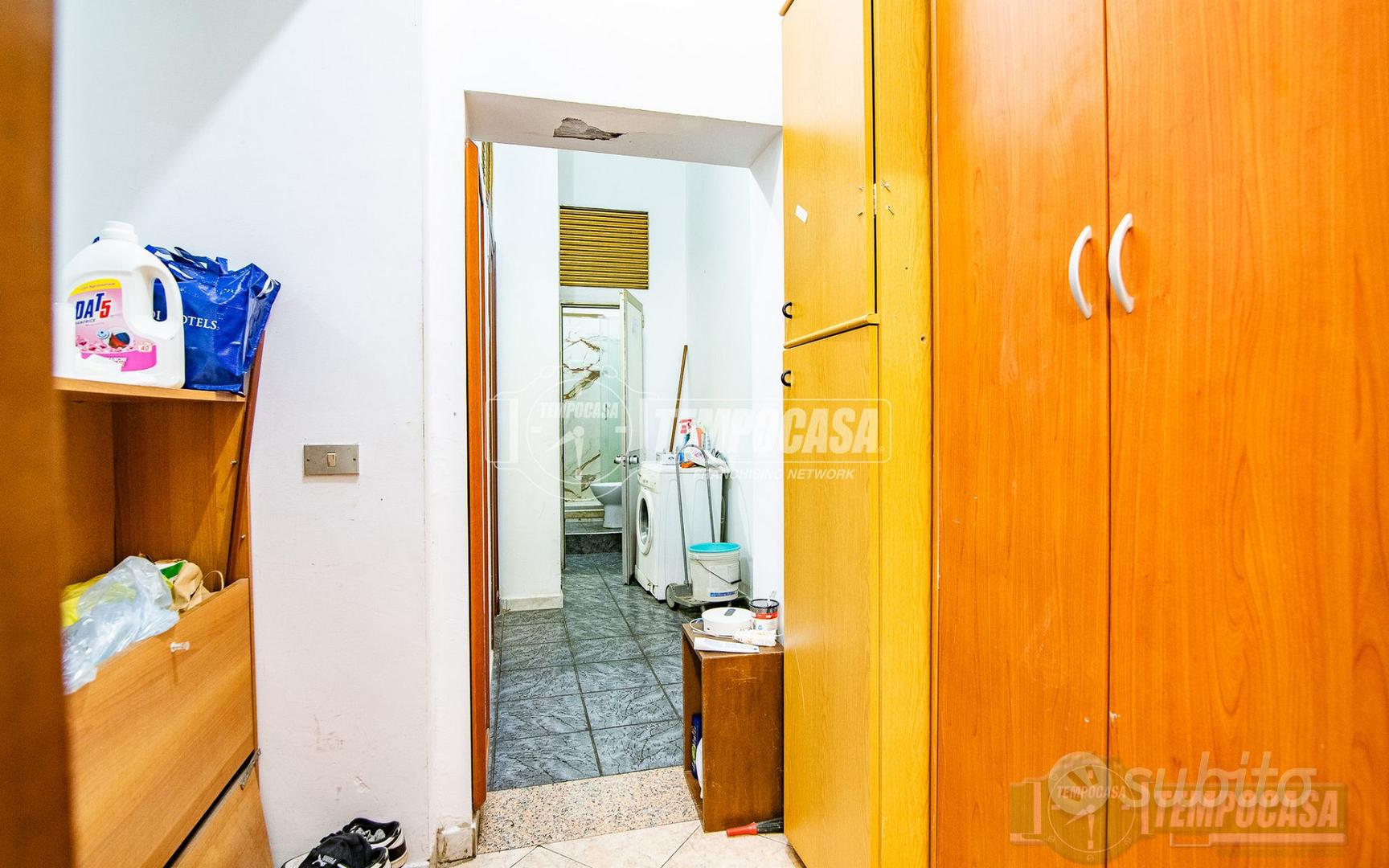 -TRE LOCALI CON TAVERNA ED AREA ESTERNA- - Vista 3