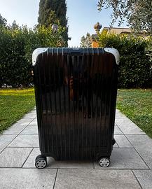 Rimowa check in hybrid M