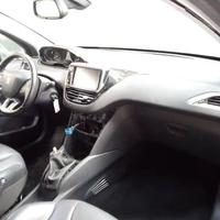 Peugeot 208 - 2105 - hm01