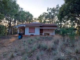 Villa 174 m² con terreno 3.840 m² a Gualtieri