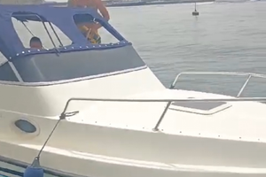 Terminal boat 21 cabin