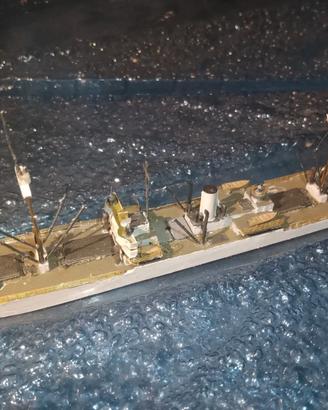 CAM Ship Empire B 1:700 Resina waterline
