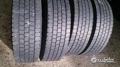 4completo di 4 pneumatici usati 215 75 17.5 dun