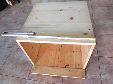 Cuccia in legno per cane di piccola taglia