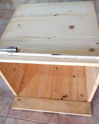 Cuccia in legno per cane di piccola taglia