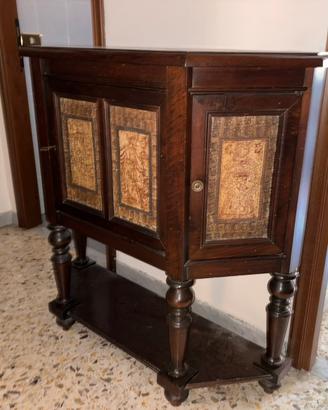 Mobile vintage credenza