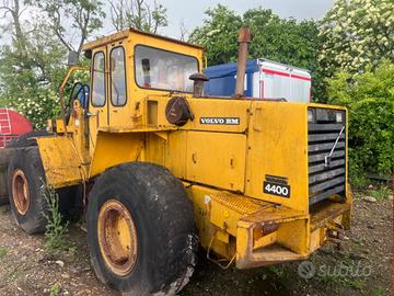 Pala Gommata Volvo BM 4400 Da Ricondizionare