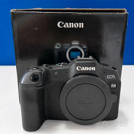 Canon EOS R8 (13.000scatti)