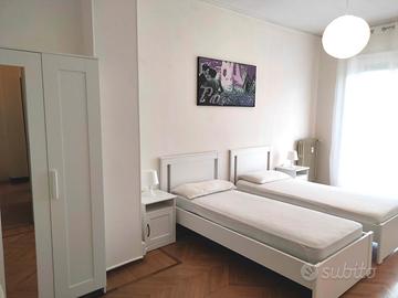 Spazioso bilocale arredato, con balcone panoramico