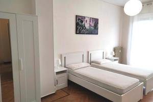 Spazioso bilocale arredato, con balcone panoramico