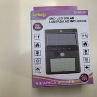 Lampada da esterno solare  con sensore di moviment